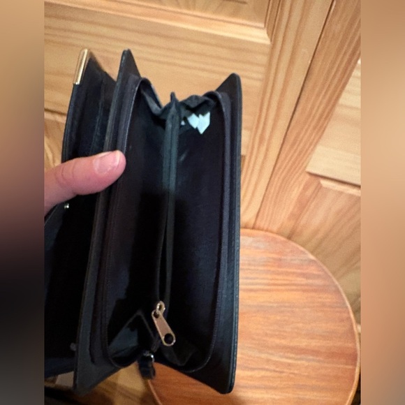 Nicole by Nicole Miller Womens
Pebbled Pvc Leather Zip/Snap Black
Wallet - Picture 10 of 12